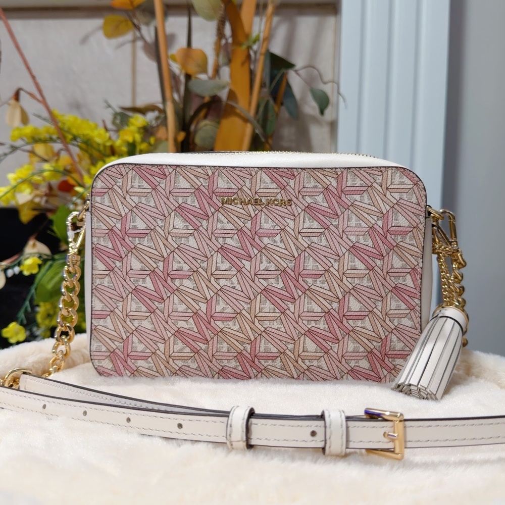 MICHAEL Michael Kors Jet Set Graphic Logo Camera Crossbody Bag In Pink/Beige - Picture 2 of 9